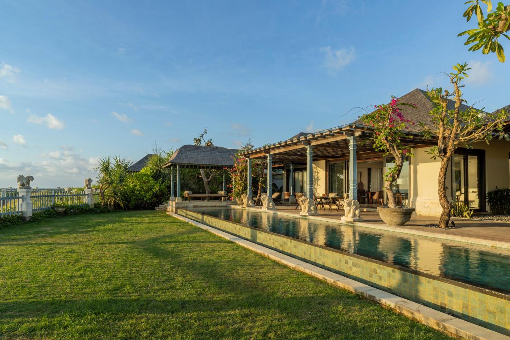 Jumeirah Bali Resort 5*